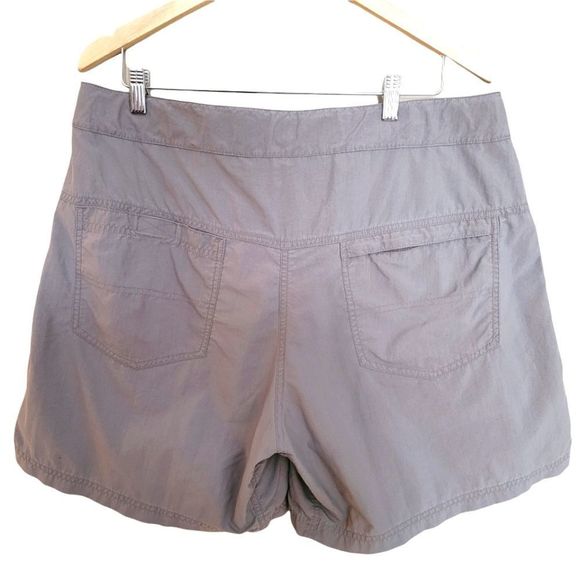 Mountain Hardwear Cargo Hiking Shorts - a - Picture 2 of 5